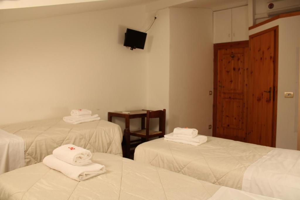 Hotel Al Verde Mandello del Lario Esterno foto