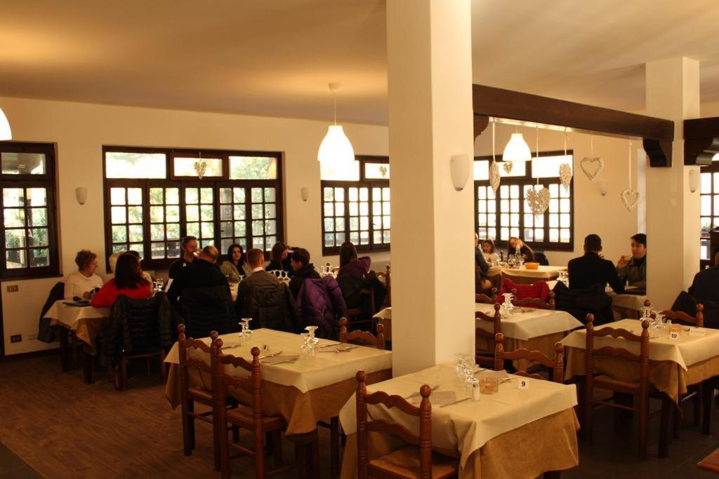 Hotel Al Verde Mandello del Lario Esterno foto