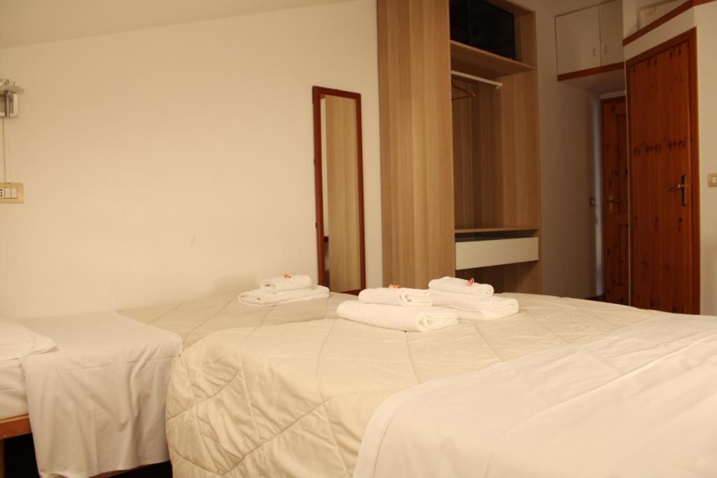 Hotel Al Verde Mandello del Lario Esterno foto