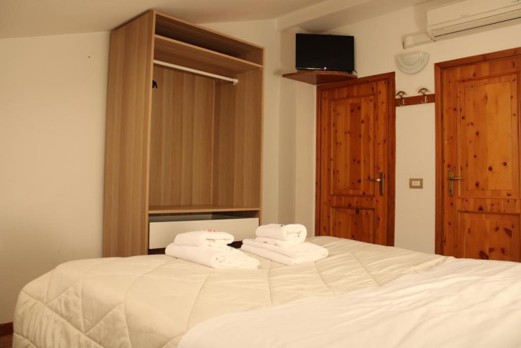 Hotel Al Verde Mandello del Lario Esterno foto
