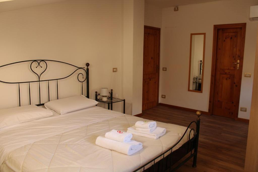 Hotel Al Verde Mandello del Lario Esterno foto